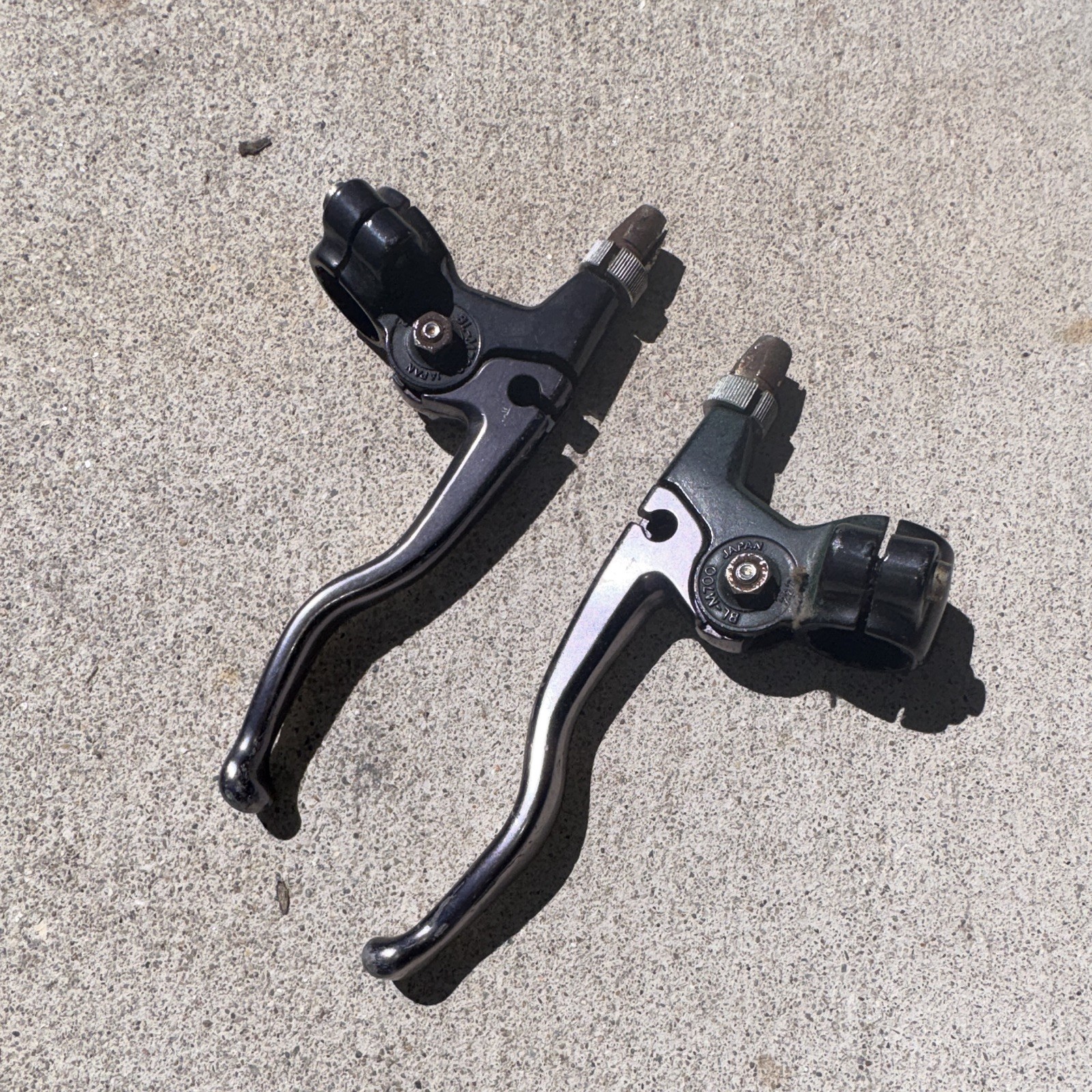 Shimano Flat Bar 4-Finger Mountain Bike Brake Levers Pair 22.2 Clamp Blk/Silver