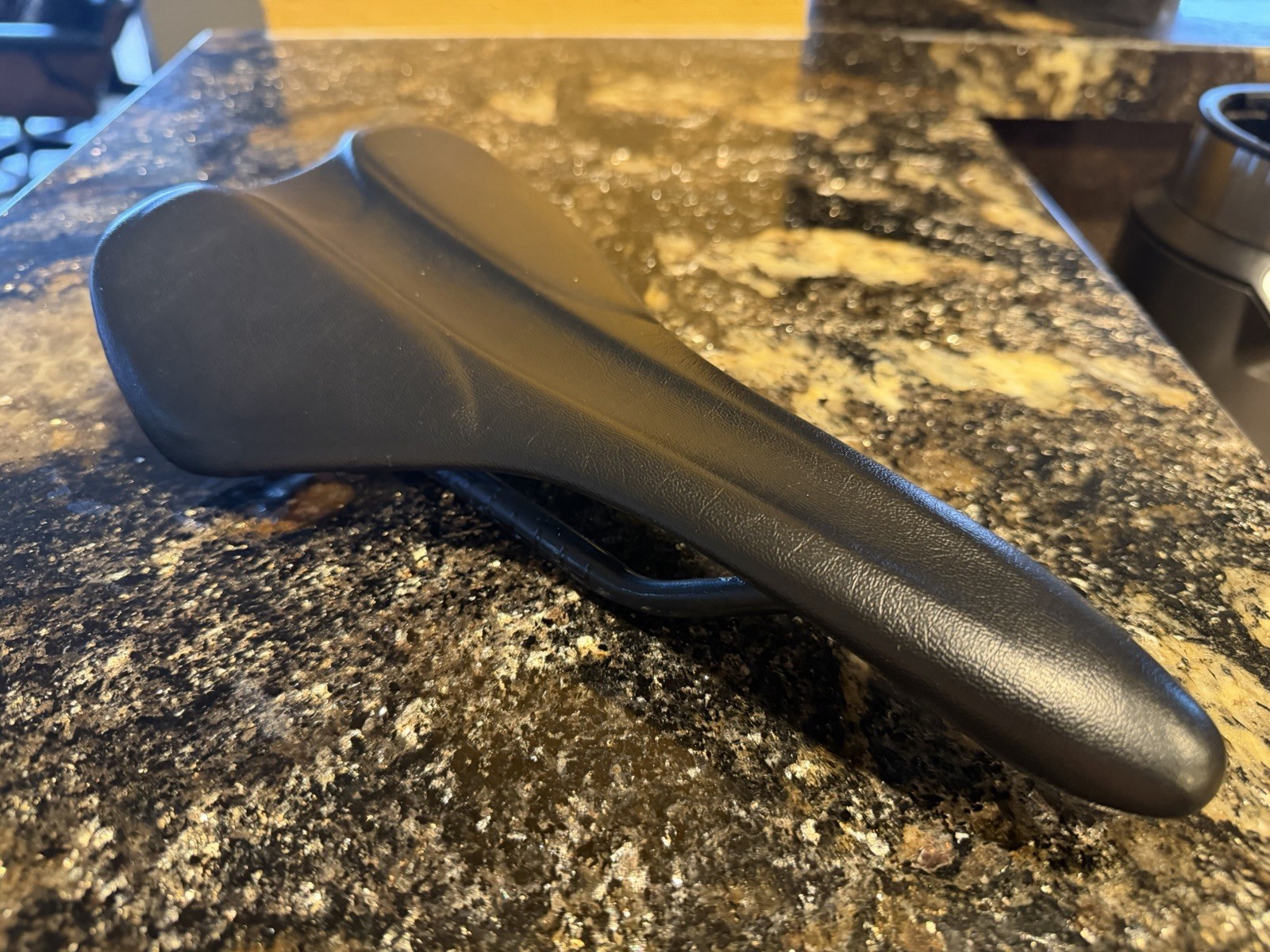 AX Lightness Leaf II Plus Saddle