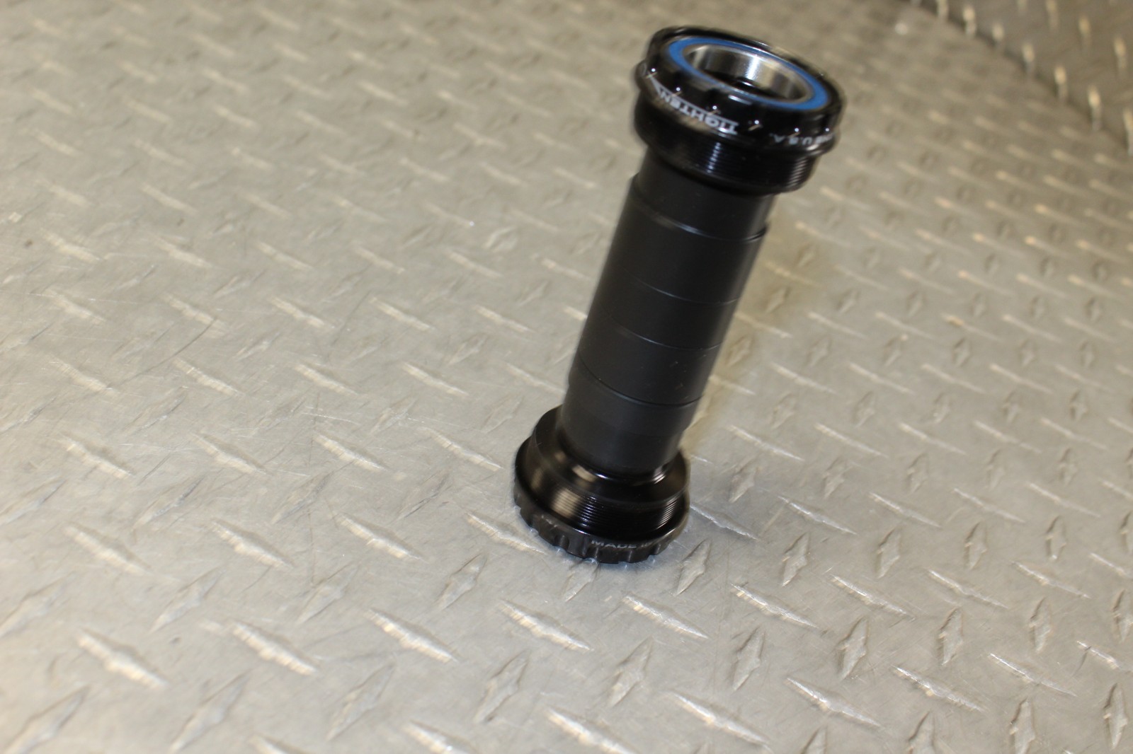 T47 Outboard ABEC-3 Threaded Cups T47 68-100mm 28.99mm T47-OUT-29MM