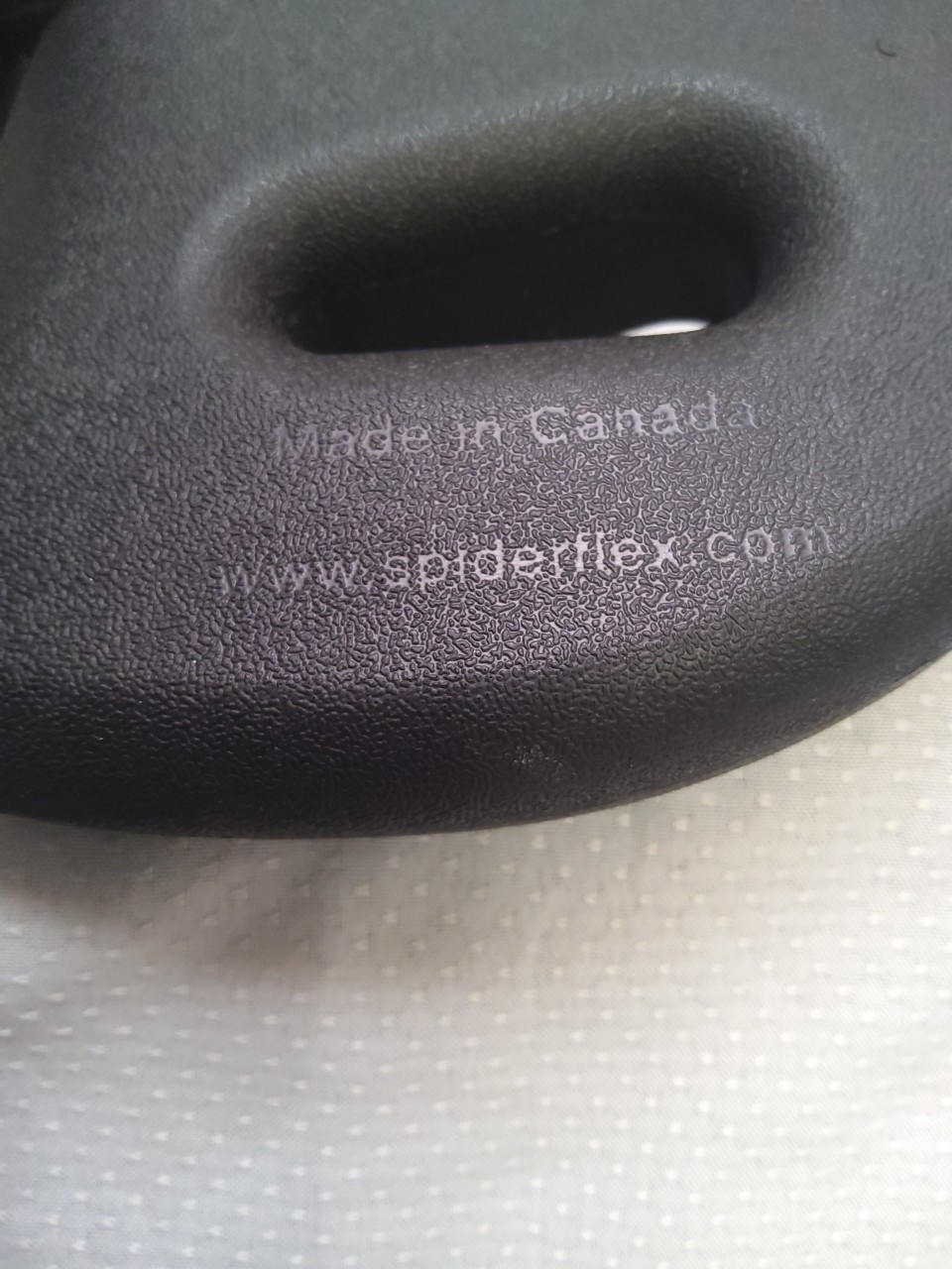 Bicycle Seat, Pain-free riding! Mfg by Spyderflex. Noseless, Hornless Style)