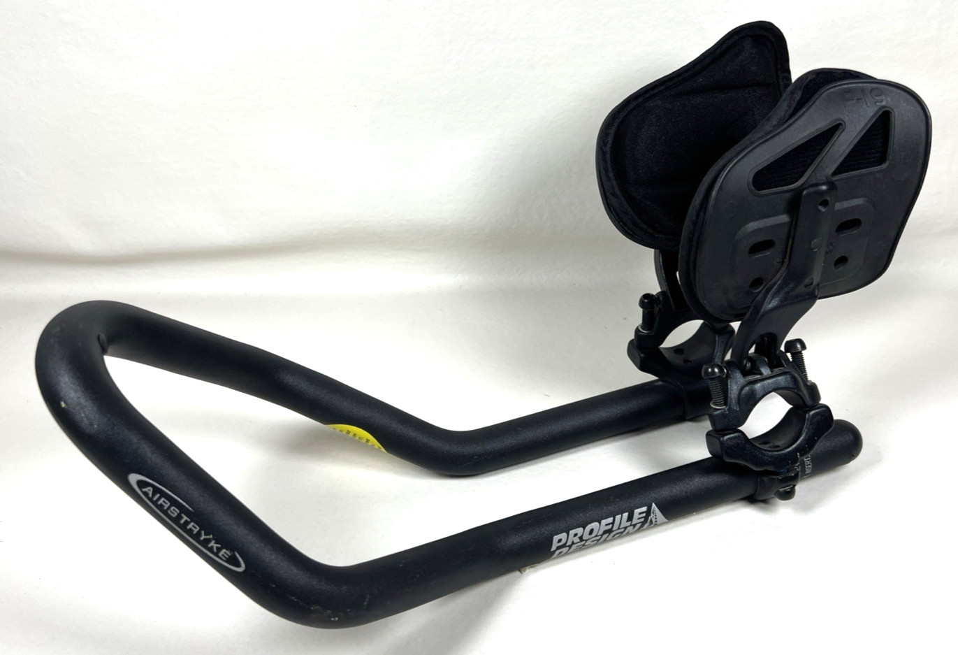 Profile Design Airstryke Aero Bars 22.2 mm with F-19 Arm Rest Pads