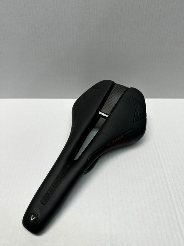 ASTUTE MOON VT PILARGA LUXURY CARBON