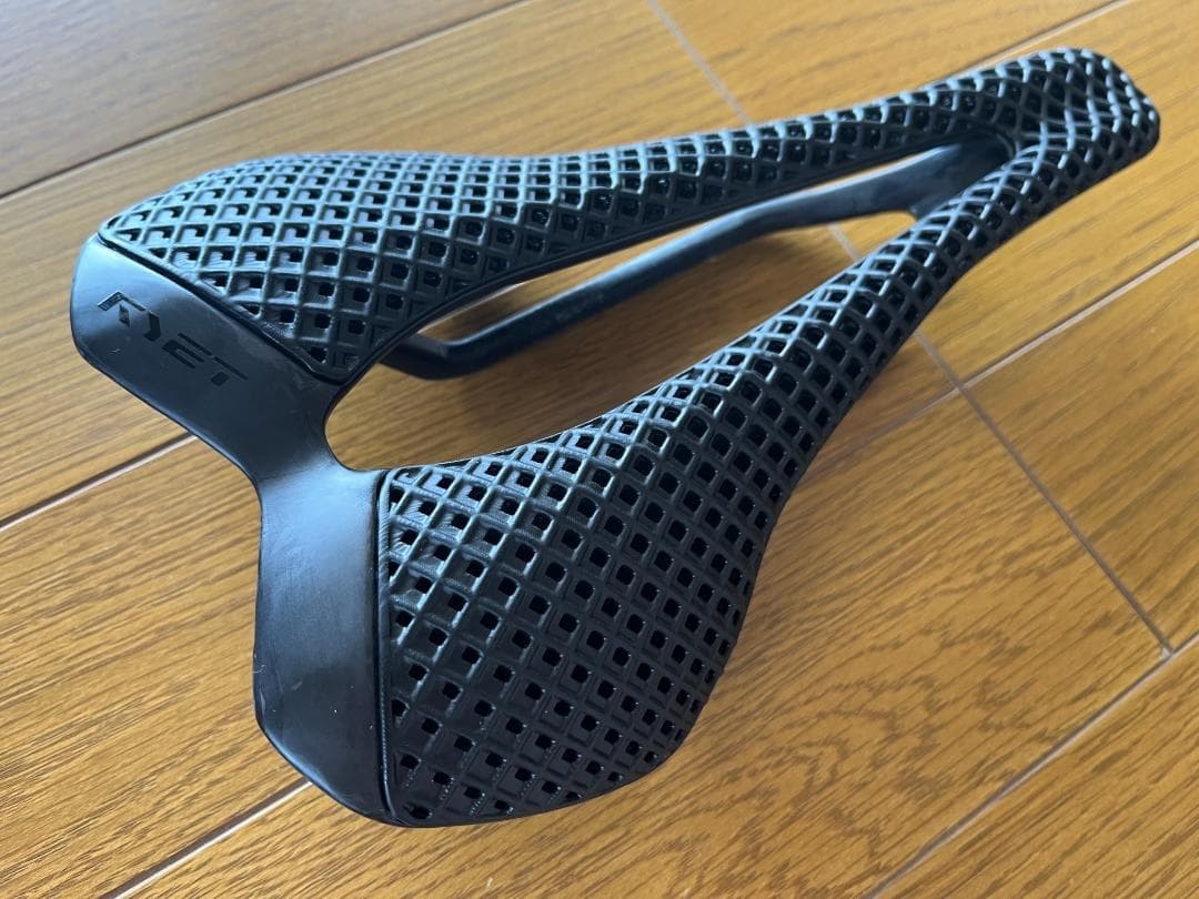 Extremely beautiful item! RYET RT10 Carbon 3D Saddle Short Nose SLR