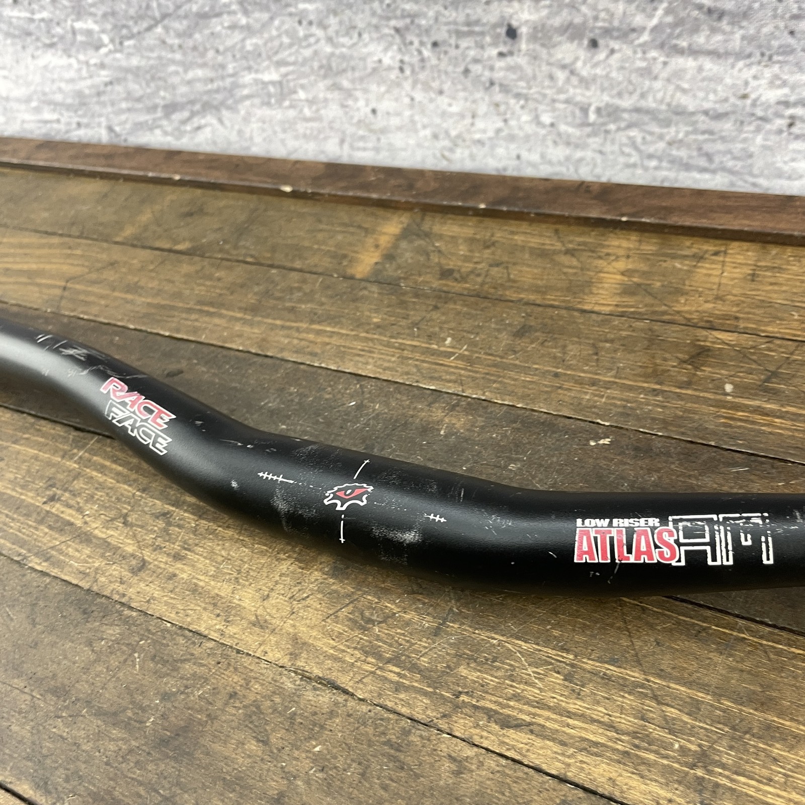 Race Face Atlas Low Riser Handlebar 31.8mm Alloy 265g MTB Downhill Enduro Trail