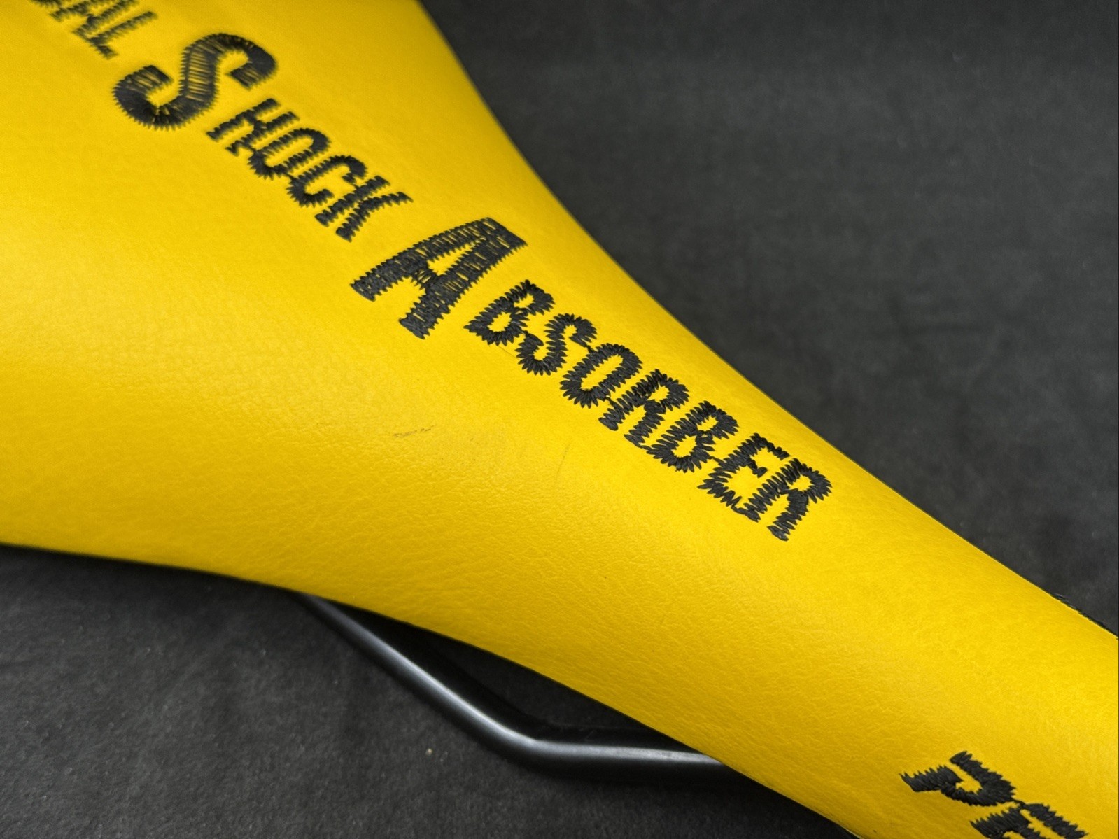 Gipiemme PENTA Saddle Dual Shock Absorber Yellow Steel Rails 270mm x 140mm