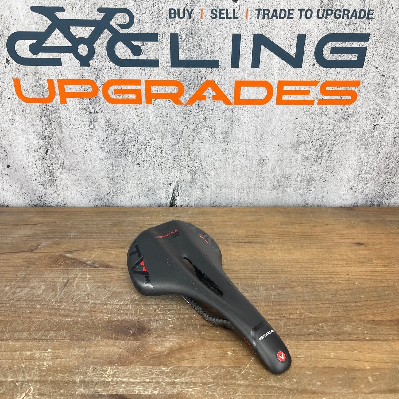 Astute Pilargo Star Carbonio 7x9mm Carbon Rails 145mm Road Bike Saddle
