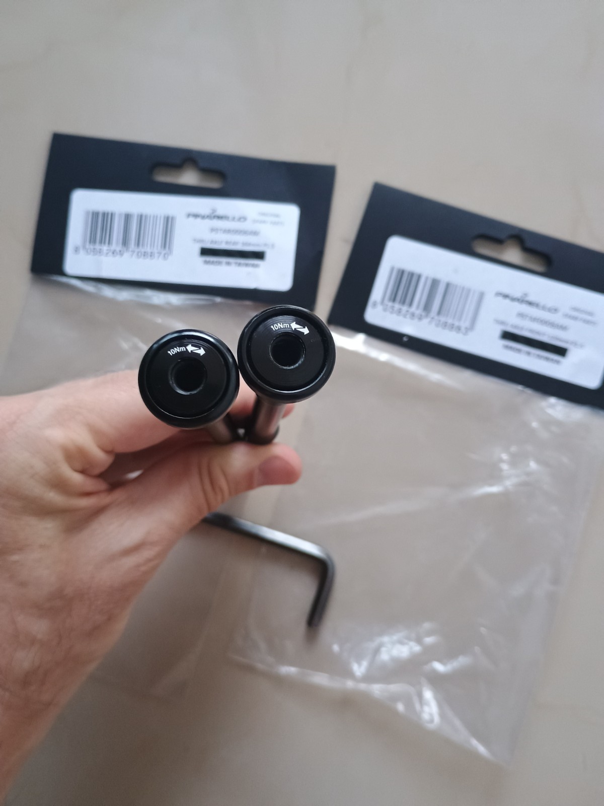 Thru axles – lot of 4 (two pairs) – MOST pinarello & DT Swiss – brand new !