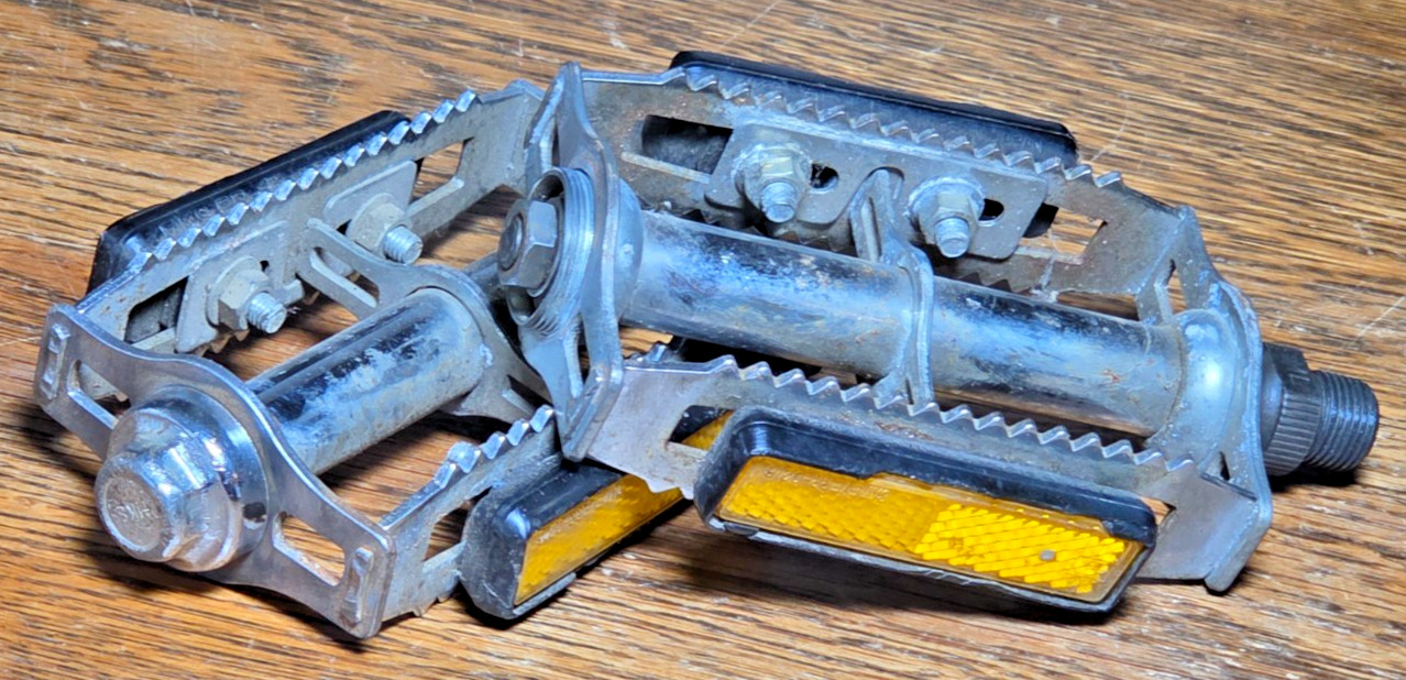 Vintage MKS Bicycle Bike Pedals w/Reflectors 1/2″