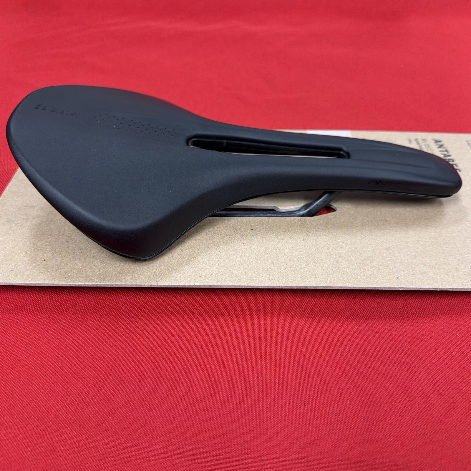 Fizik Vento Antares R1 150 mm Road Cycling Bike Saddle CARBON Rails Black NEW