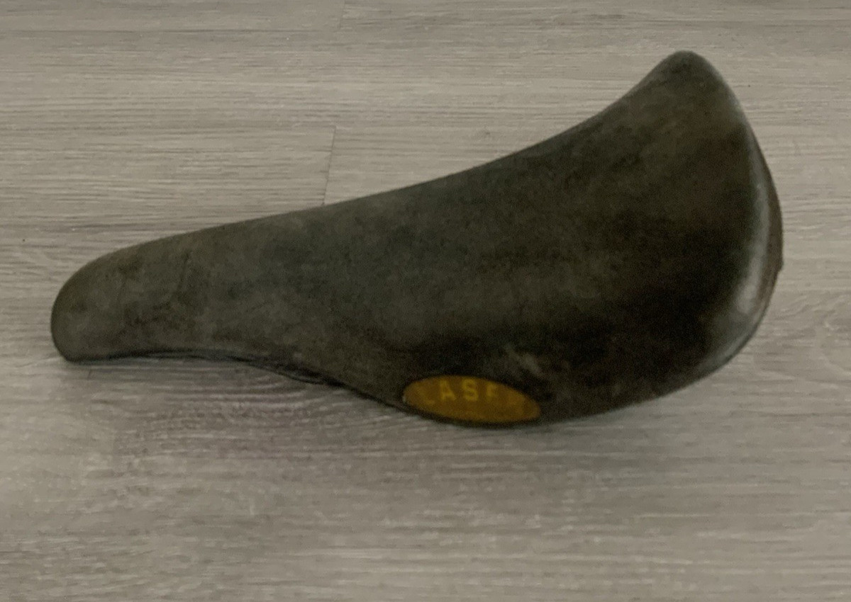 SELLE SAN MARCO LASER SADDLE 362 GRAMS BROWN SUEDE LEATHER 135 MM X 270 MM