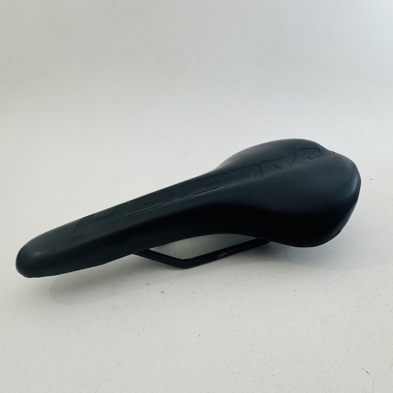 Raleigh Bicycle Saddle Seat Black Racing Steel Rails Road MTB Hybrid Bike A82