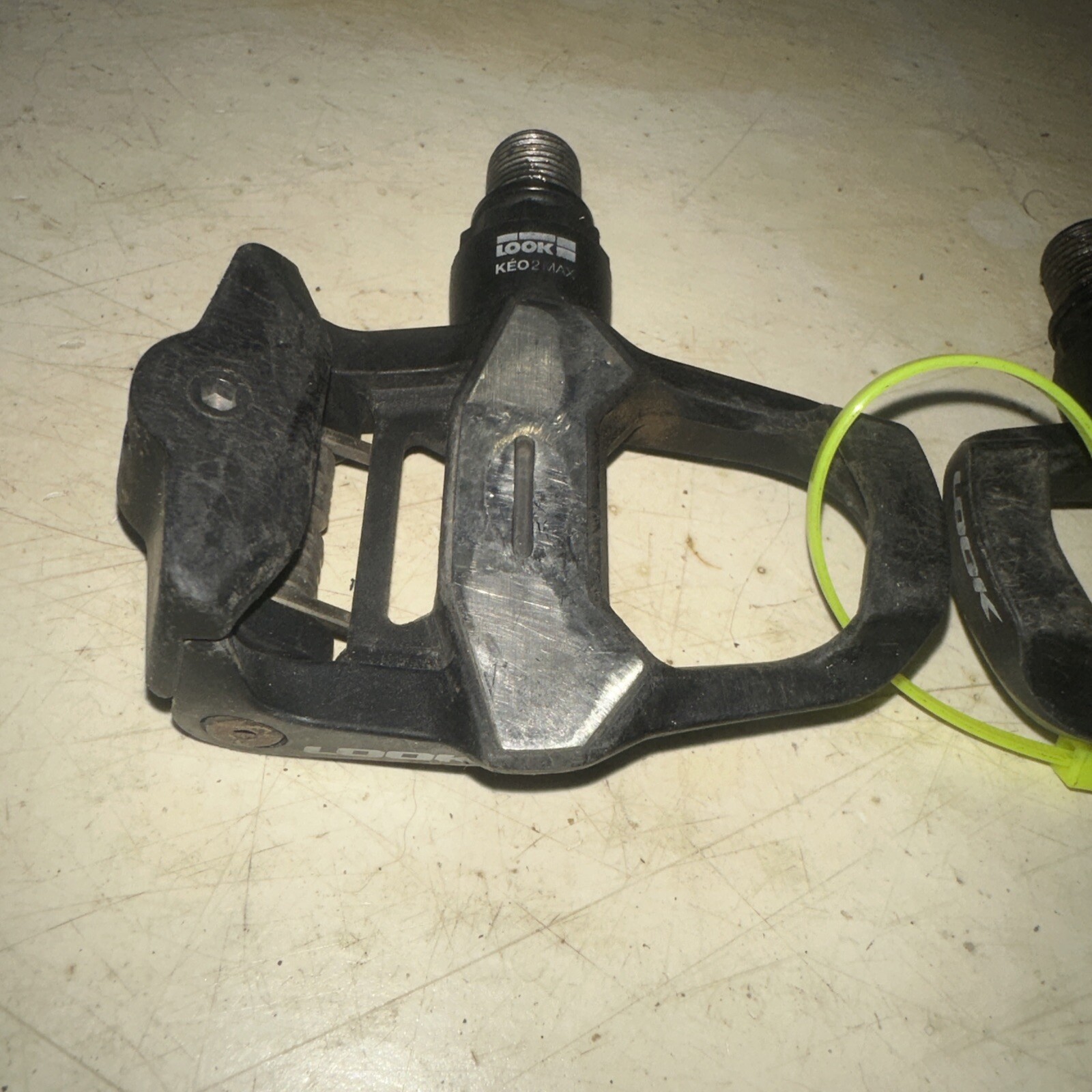LOOK Keo 2 MAX Pedals Pair Clipless Road Black Composite Body Road Tri Light