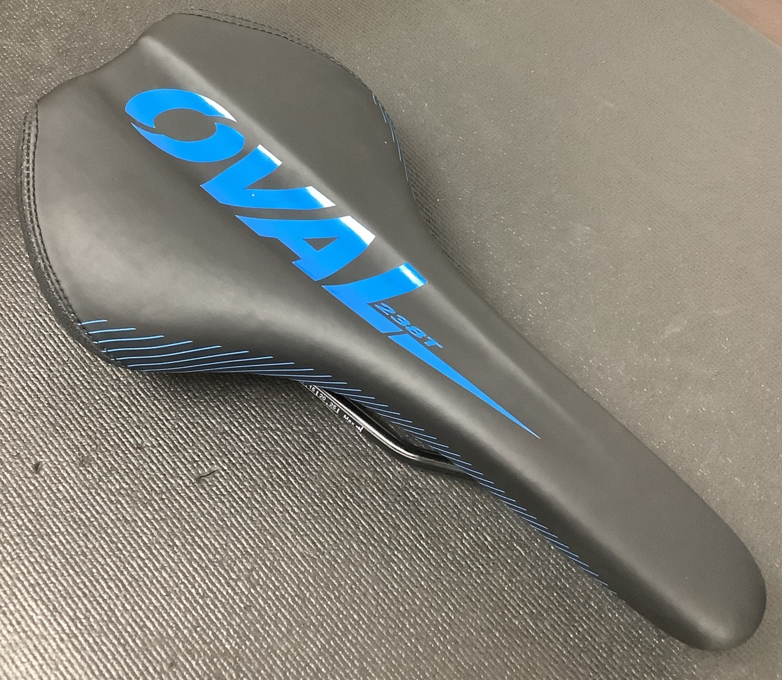 Oval Concepts 238t Saddle Steel Rails 142x280mm Blue & Black Bike Seat Road Bike