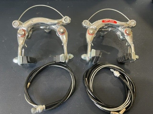! NOS LEE CHI CENTER PULL BRAKE SET WITH CABLES + YOKES BICYCLE ROAD BIKE
