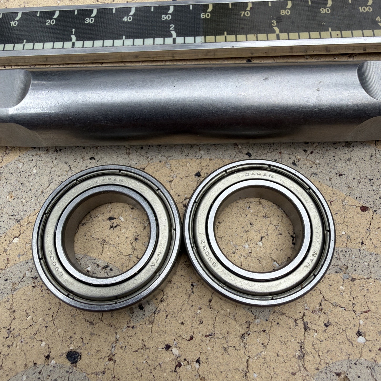 111mm Phil Wood square taper (JIS) bottom bracket spindle W/PWX03 bearings NEW