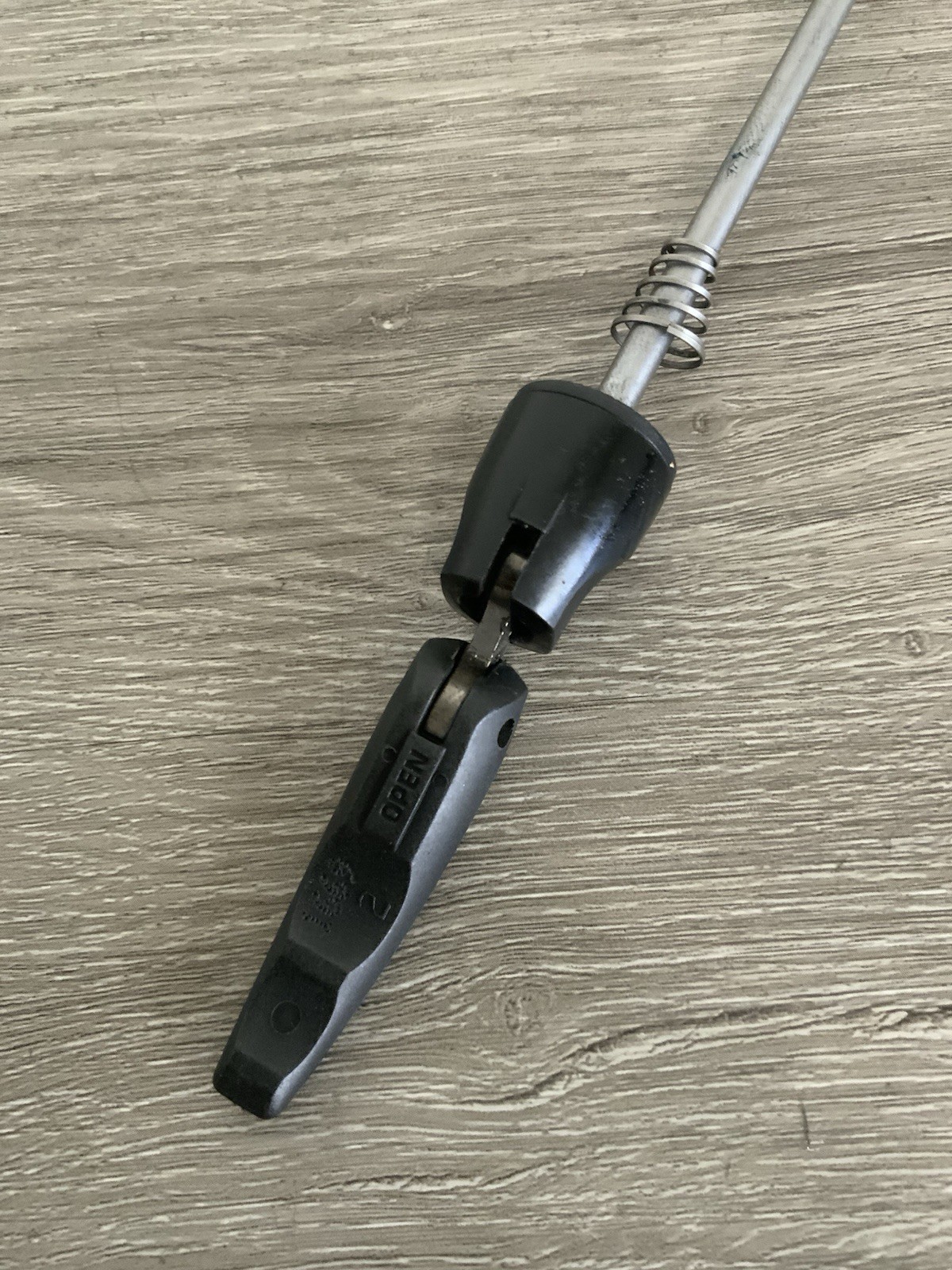 MAVIC KSYRIUM QUICK RELEASE SKEWER 100 MM SPACING FRONT ONLY 54 GRAMS