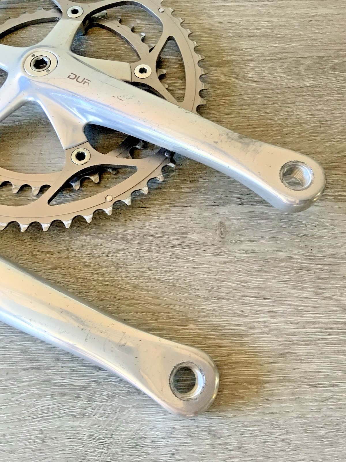 SHIMANO DURA ACE CRANKSET 7701 DOUBLE 53-39 TOOTH 175 MM ARMS OCTALINK