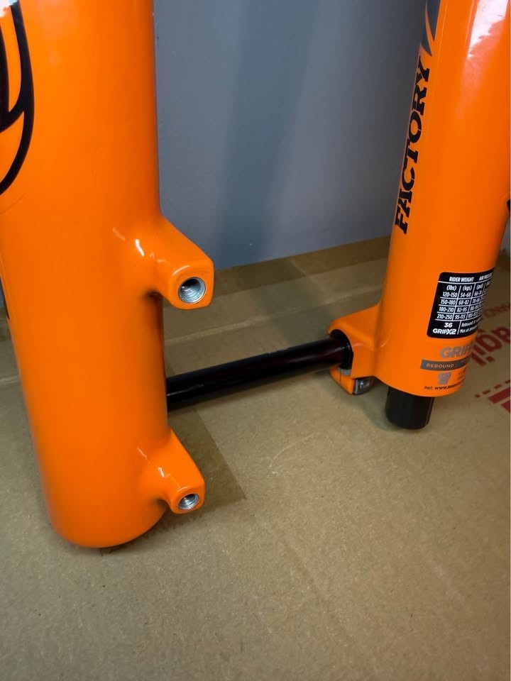 Fox Factory 36 140mm GripX2