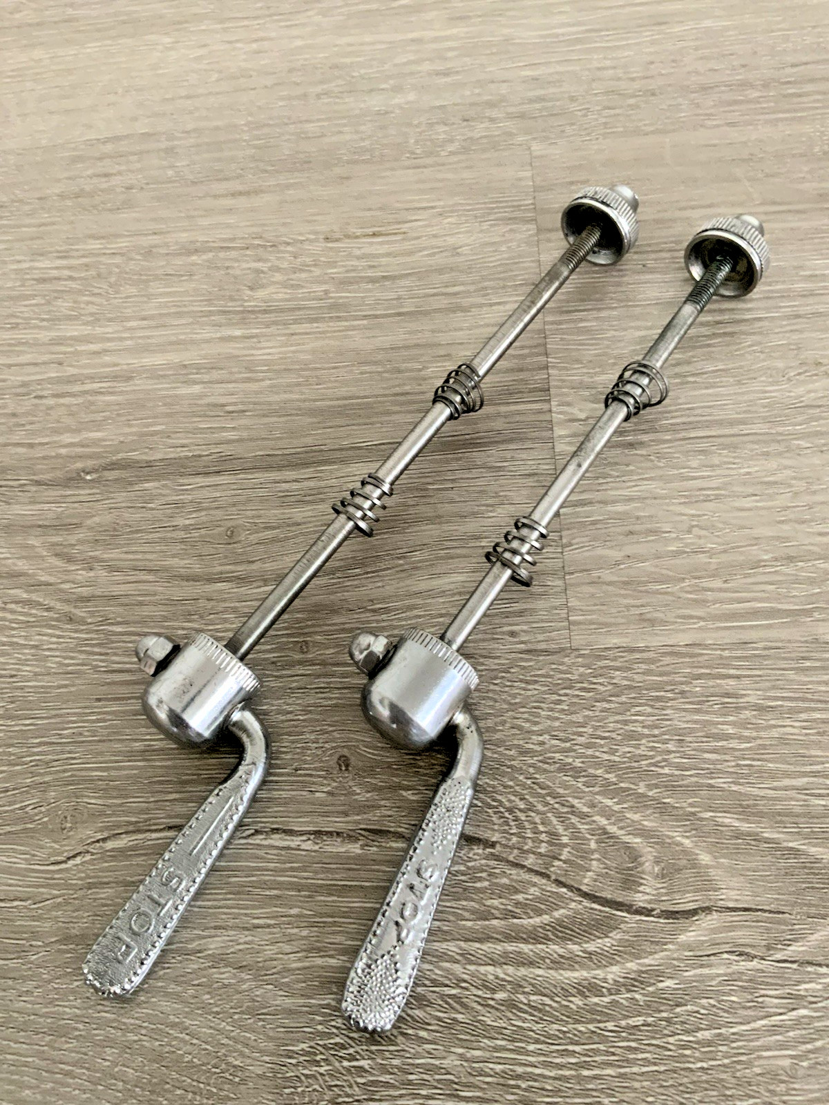 VINTAGE STEEL QUICK RELEASE SKEWER SET 100-120/122 MM SPACING 168 GRAMS