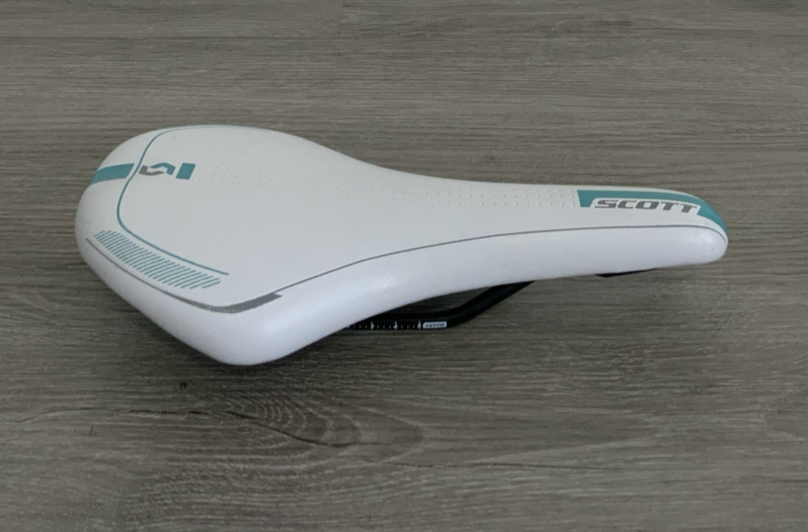 SCOTT RACING SADDLE 320 GRAMS 138 MM X 275 MM WHITE