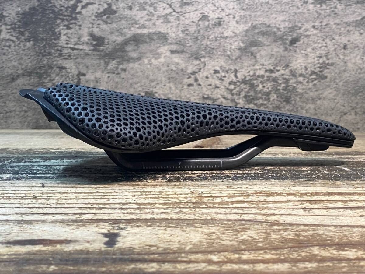 fizik ANTARES VERSUS EVO ADAPTIVE Saddle Black Carbon Rails 139mm 5.47 inch