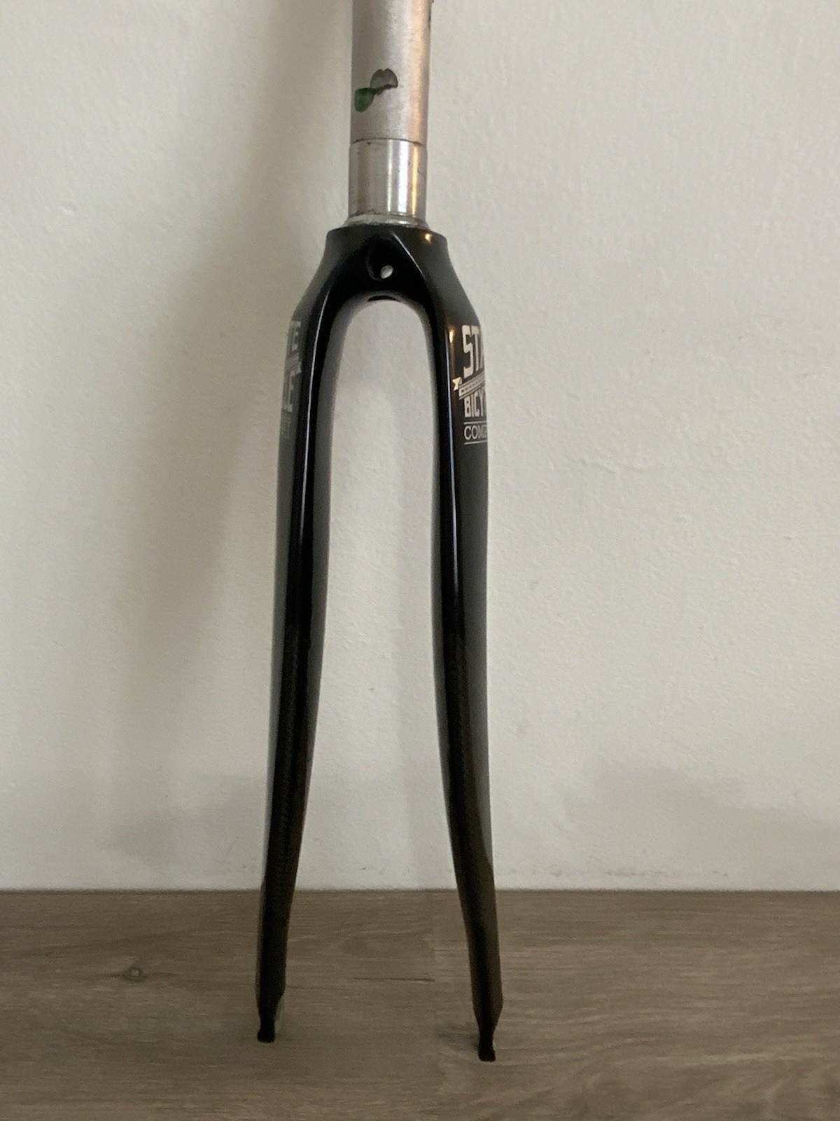 SBC CARBON FORK 700C 1 1/8 INCH STEERER 168 MM LENGTH THREADLESS 484 GRAMS
