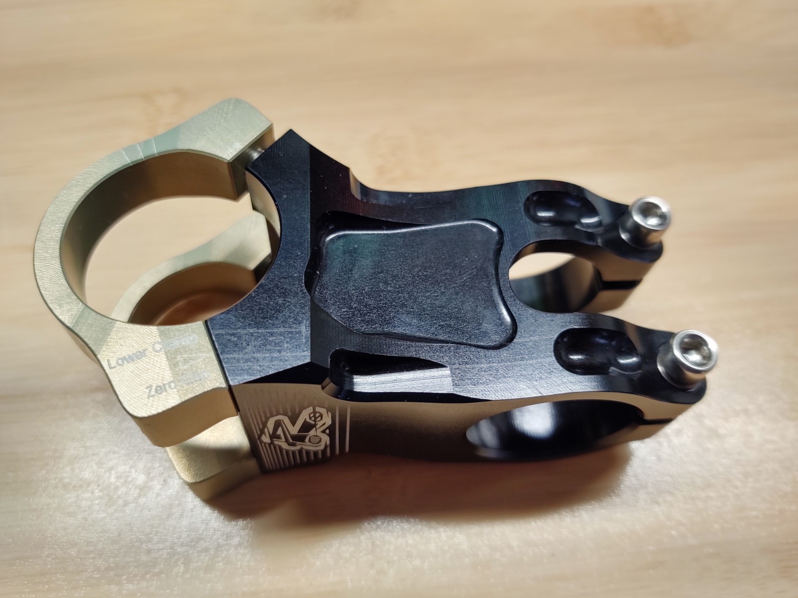 Renthal Apex Stem – 60mm, 31.8 Clamp, +/-6, 1 1/8″, Aluminum, Black/Gold