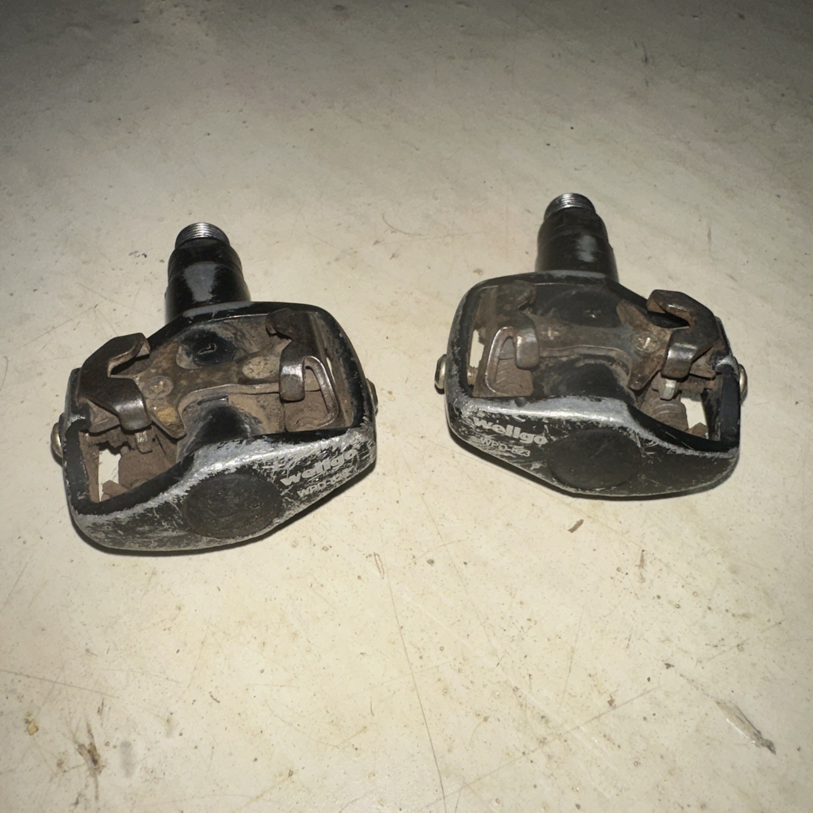 Wellgo Clipless Pedals WPD-823 SPD Compatible Pair Black Mountain Gravel 9/16