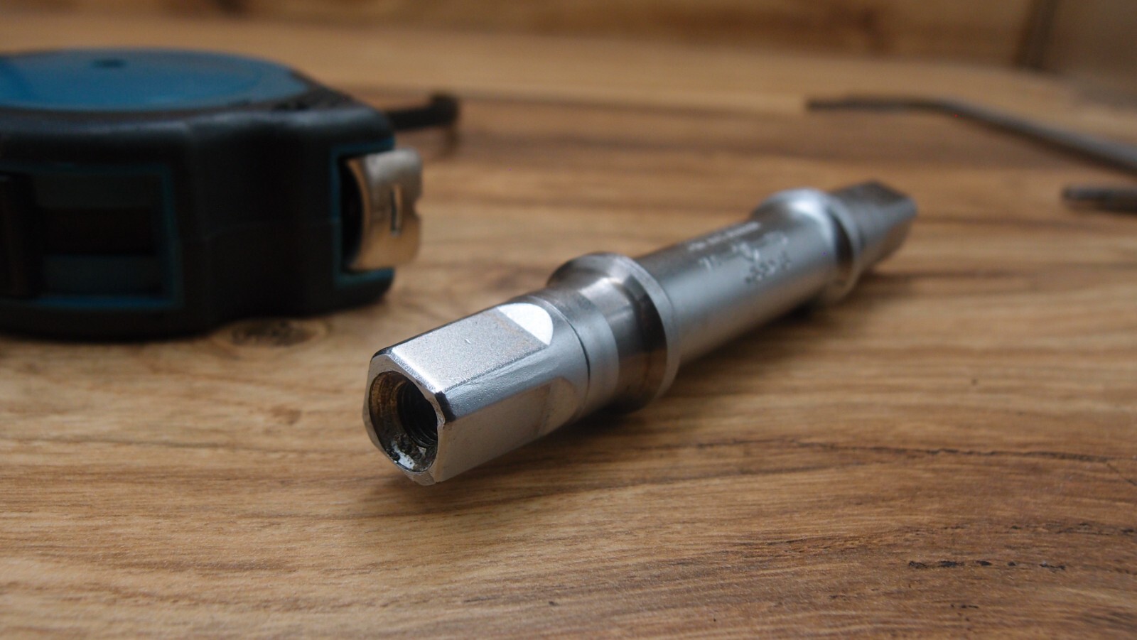 bottom bracket axle Shimano VIA Japan one key release 119 mm 1984