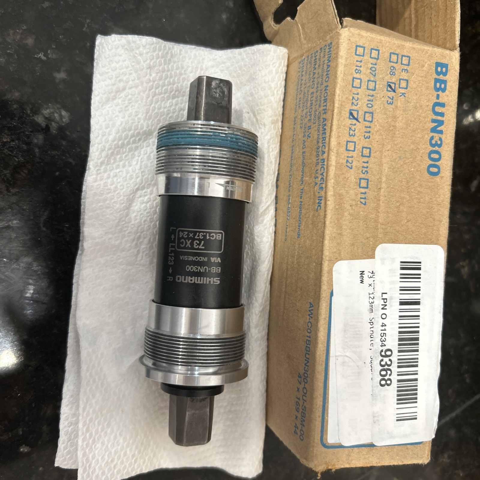 Shimano BB-UN300 Bottom Bracket – English, 73 x 123mm
