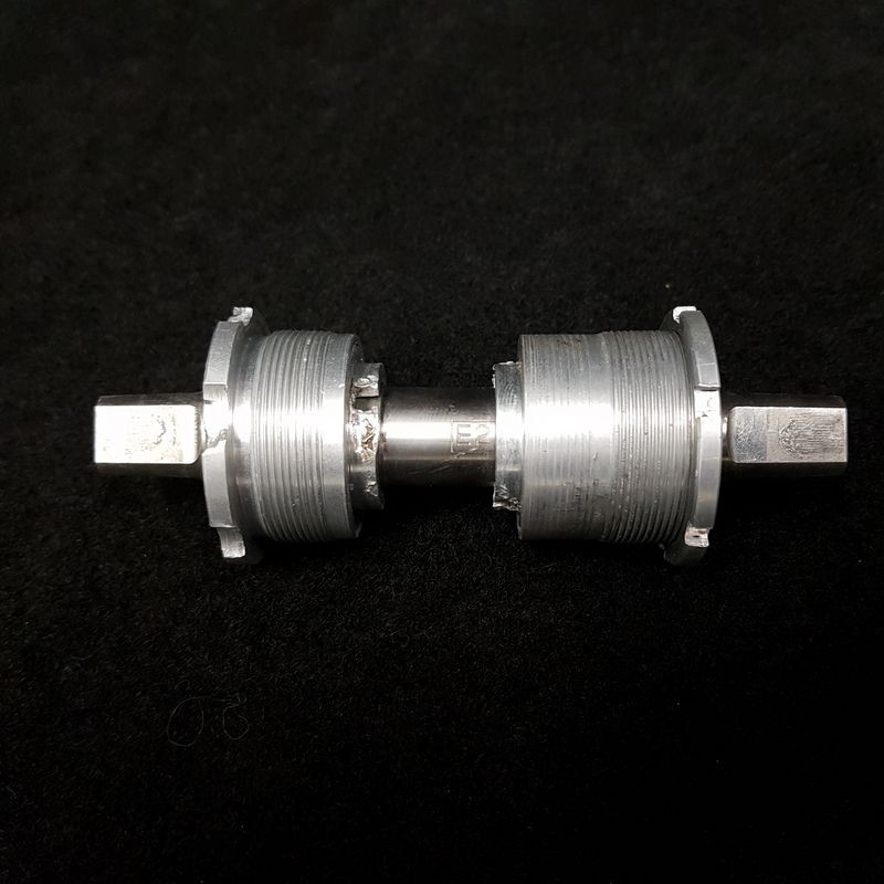 Bottom Bracket Axis «SPECIALITES TA TITANIUM» 119 Mm 1.37 X 24 Tpi (Ref 541)