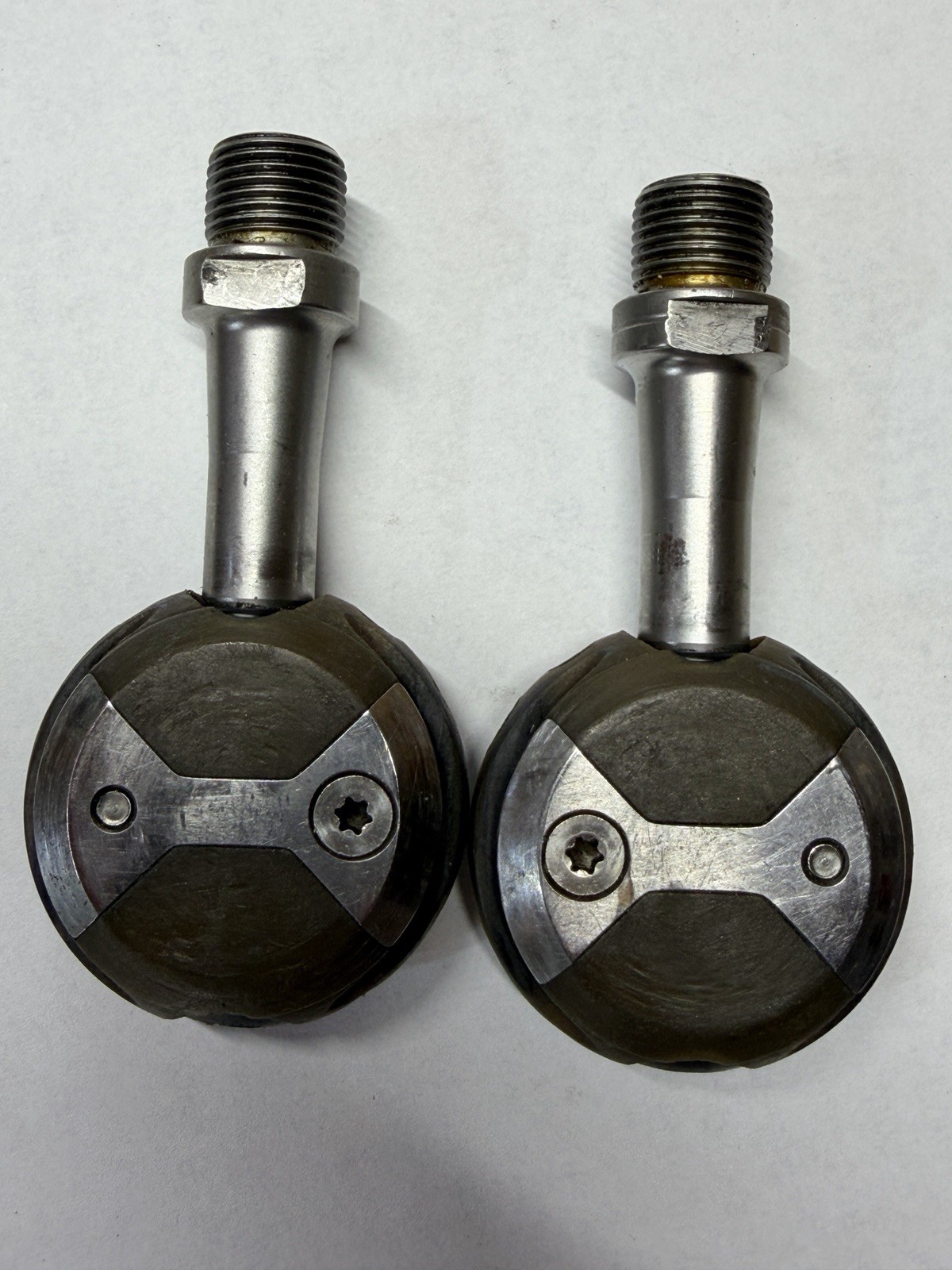 Clipless Bicycle Pedals Pair, Steel, Silver/Black, Universal Bike Compatibility
