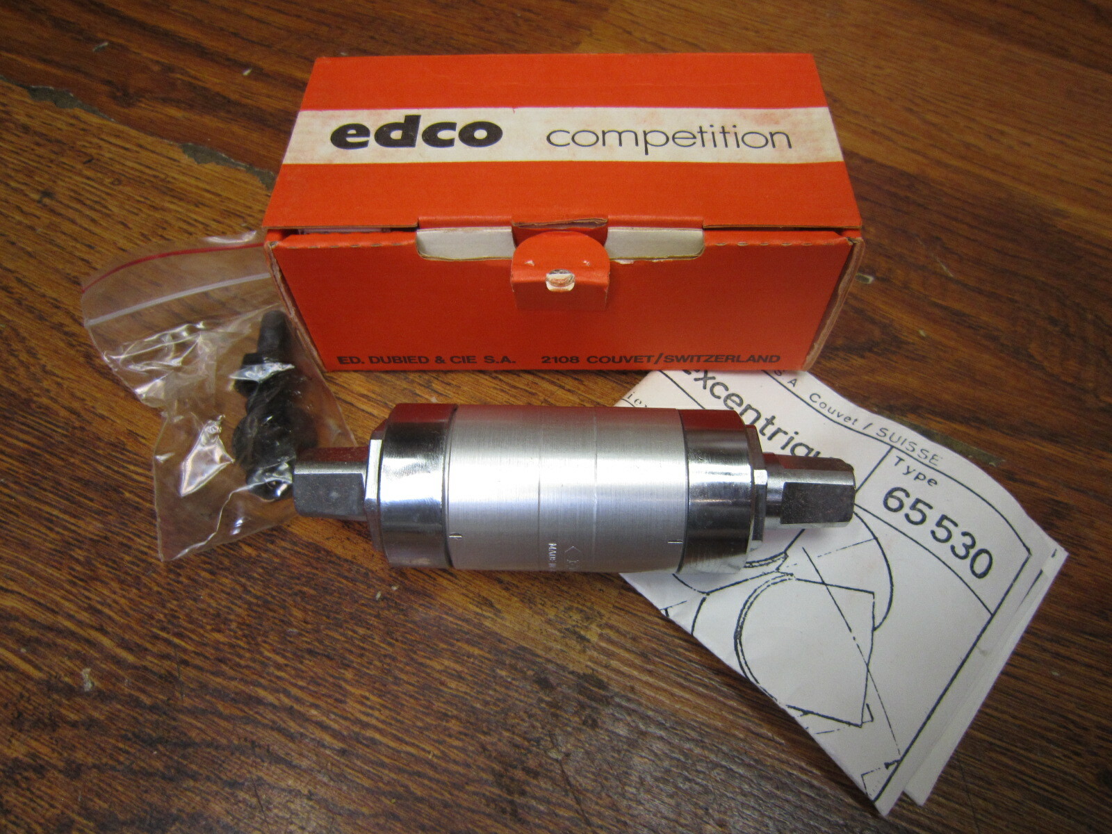 NOS EDCO COMPETITION 65530 35×68/70 BOTTOM BRACKET CARTRIDGE WITH ECCENTRIC CUPS