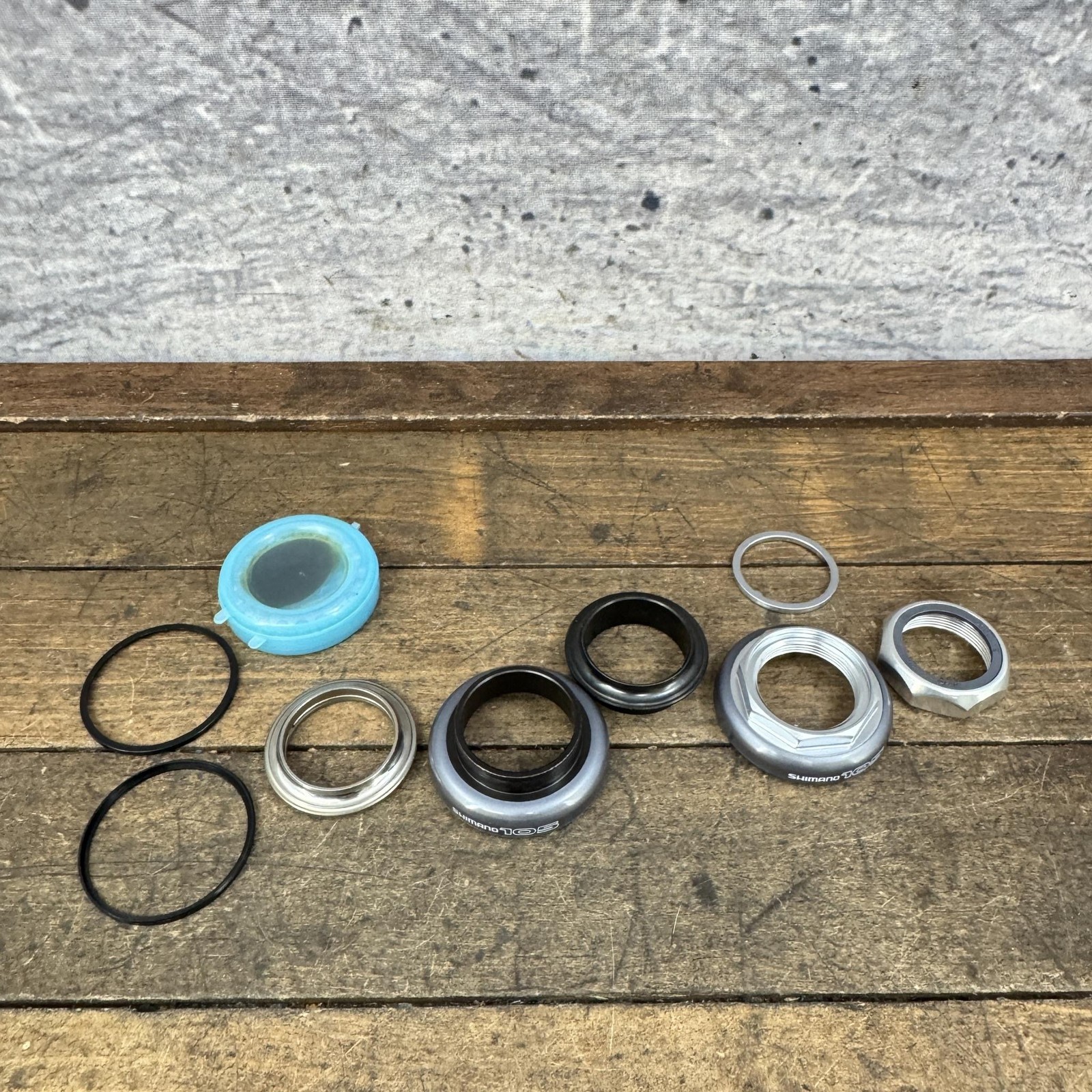 Vintage Shimano 105 1 Inch Threaded Headset NOS HP-1055 HP-1056 Japan 1980s