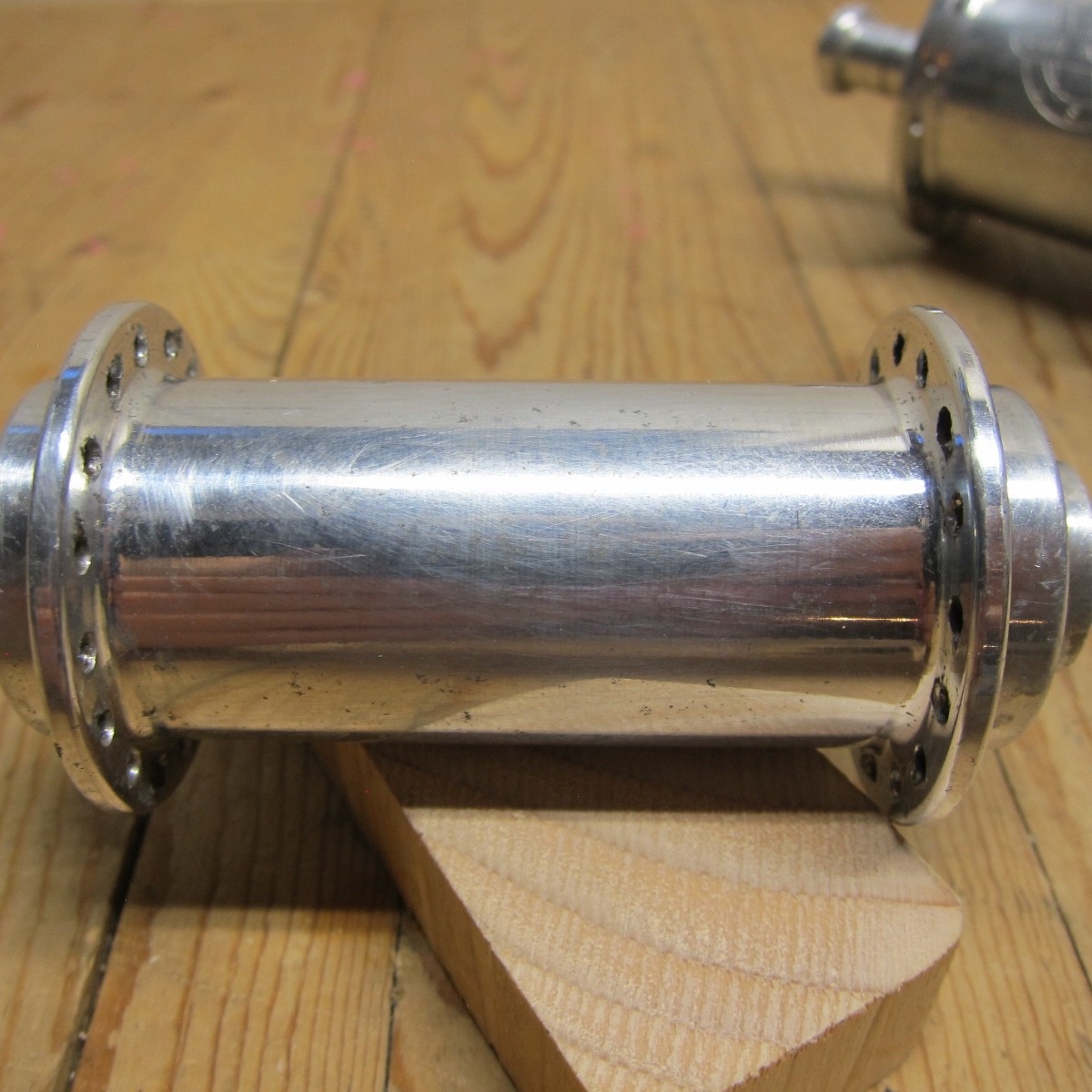 White Industries Tracker Hubs 100/135mm QR 32H Rim Brake HG 8/9/10 Vintage