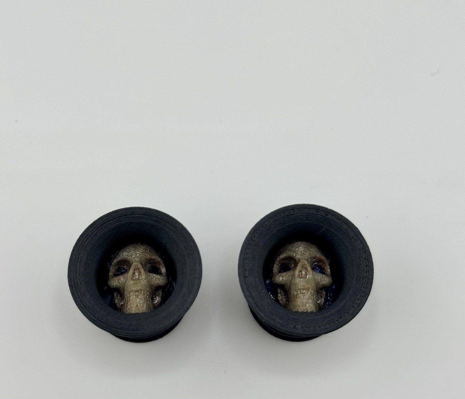 Skull Road Bike Bar Plugs – PETG Carbon Fiber Infused – Black, Tan, or Red – Set