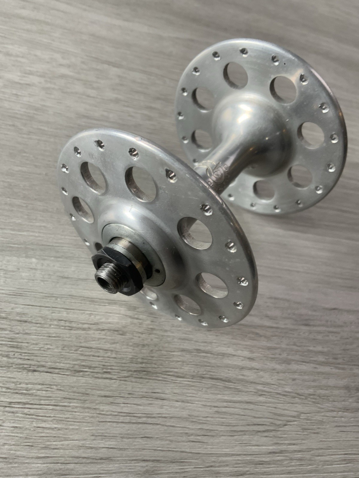 CAMPAGNOLO TIPO FRONT HUB 36 HOLE 100 MM SPACING