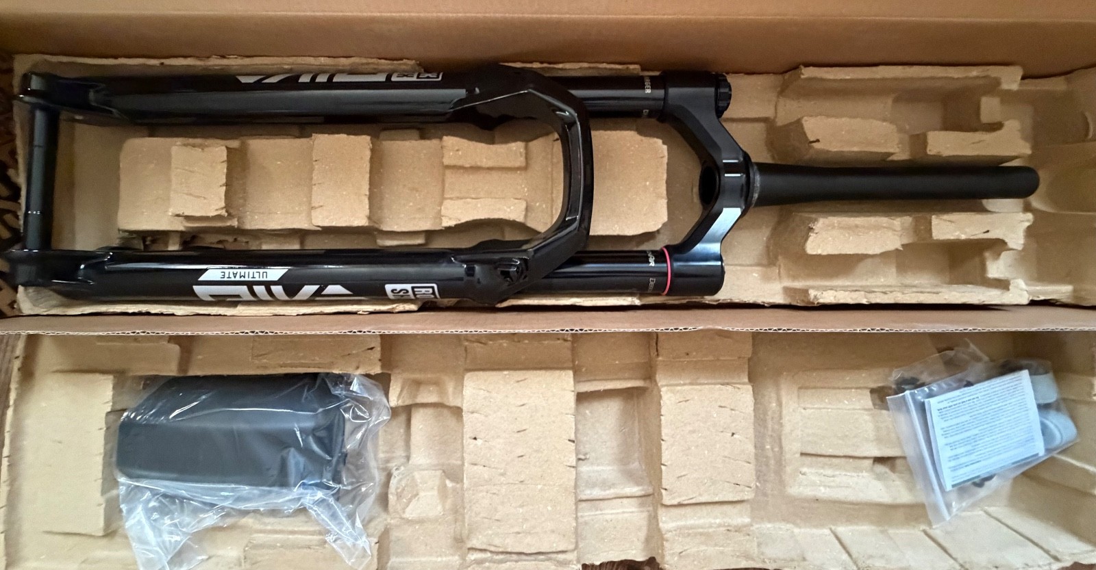 RockShox Pike Ultimate 29 130mm Charger 3.1 RC2 ButterCups Gloss Black NEW