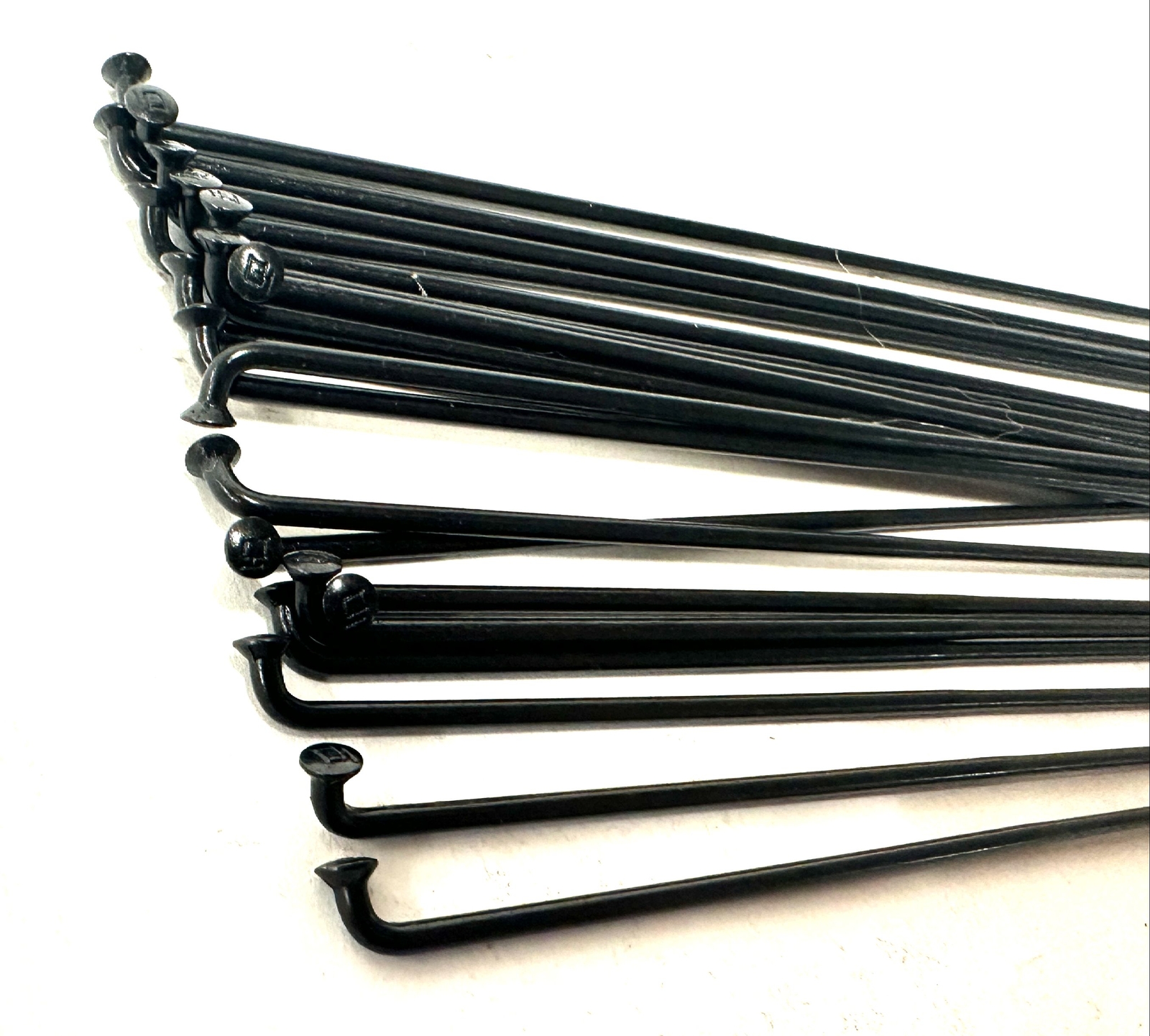 DT SWISS COMPETITION Spokes Black J-bend 2.0/1.8mm 14/15/14 DB 261mm 20/Count