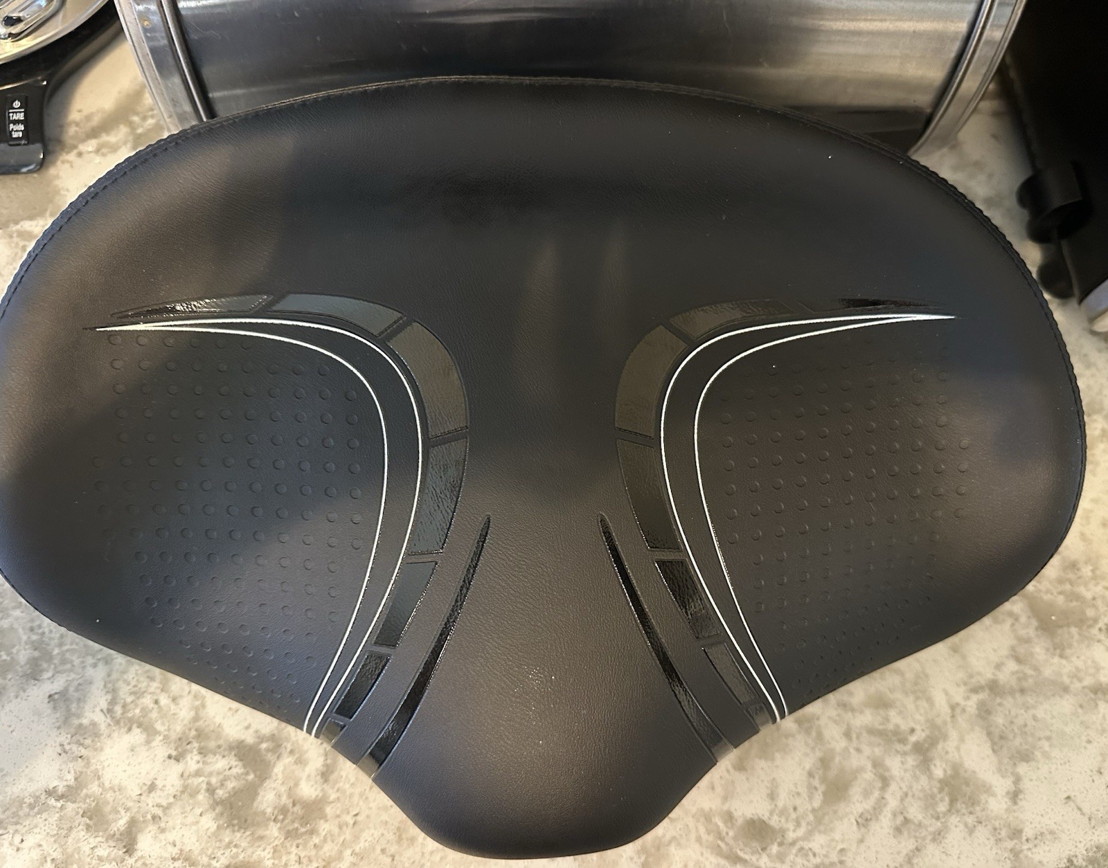BLUEWIND Noseless Oversized Bike Seat, Memory Foam, 2X As Large, Fits Most Bikes