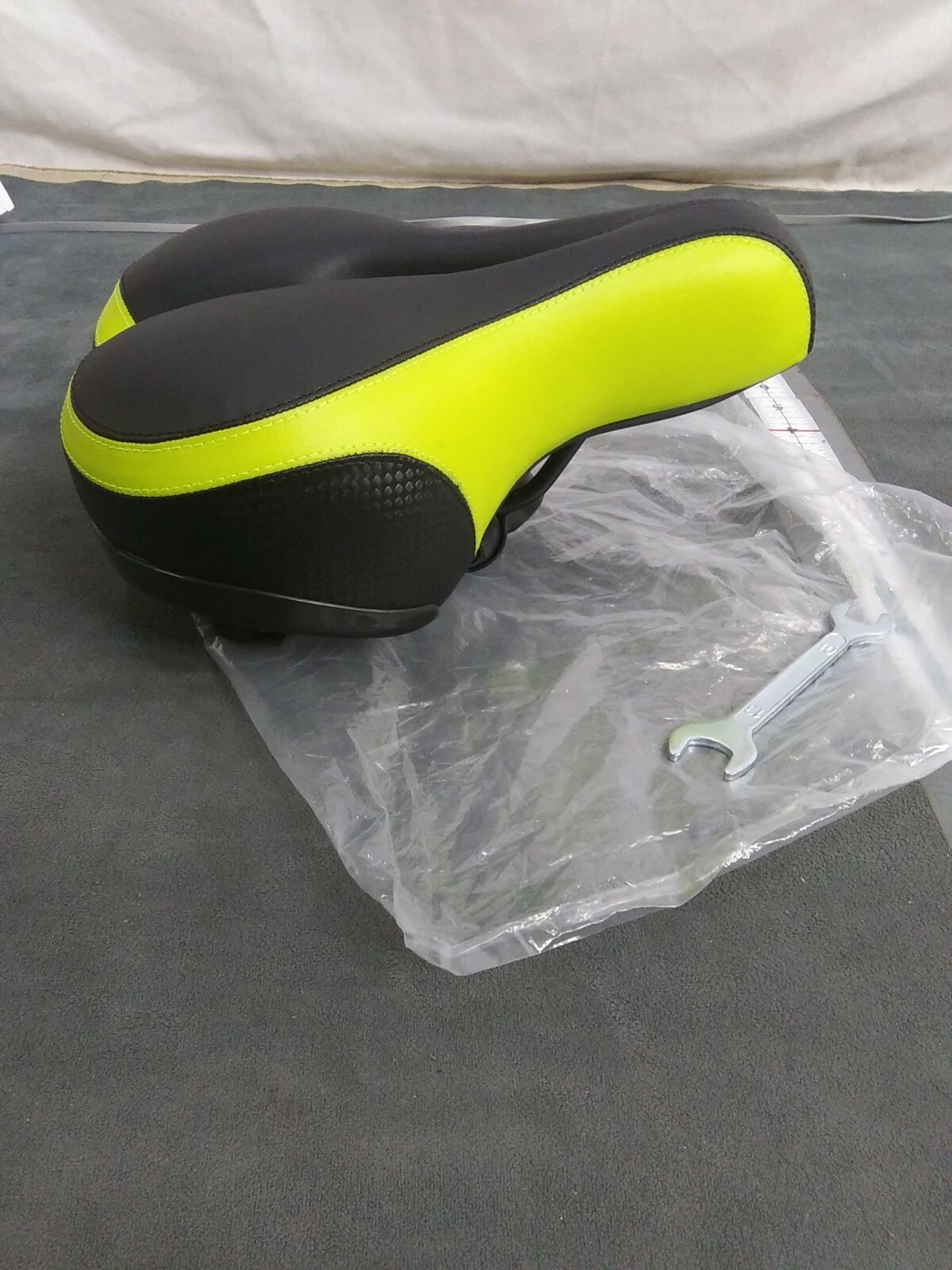Bicycle Seat Black and Yellow Leather Bike Design new with reflector