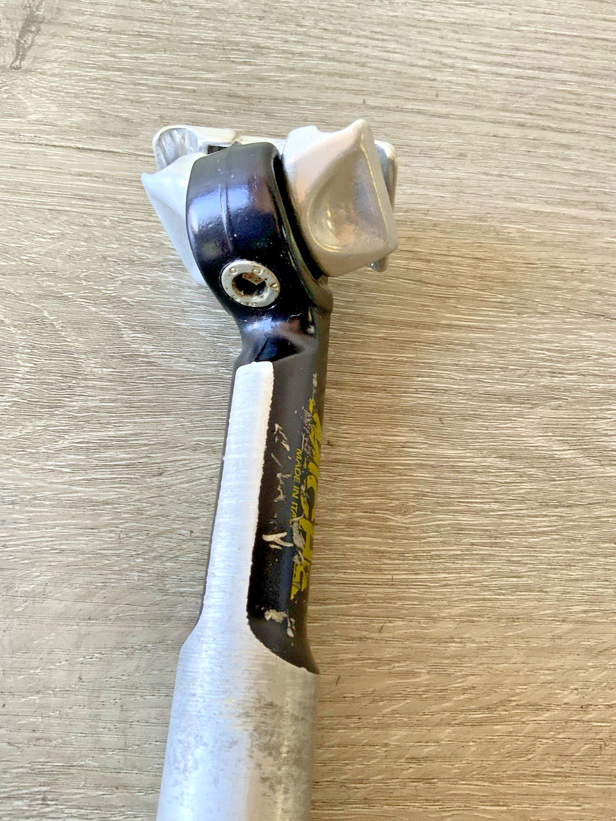 MICHE AERO SEAT POST 27.2 MM x 200 MM TOTAL LENGTH 266 GRAMS
