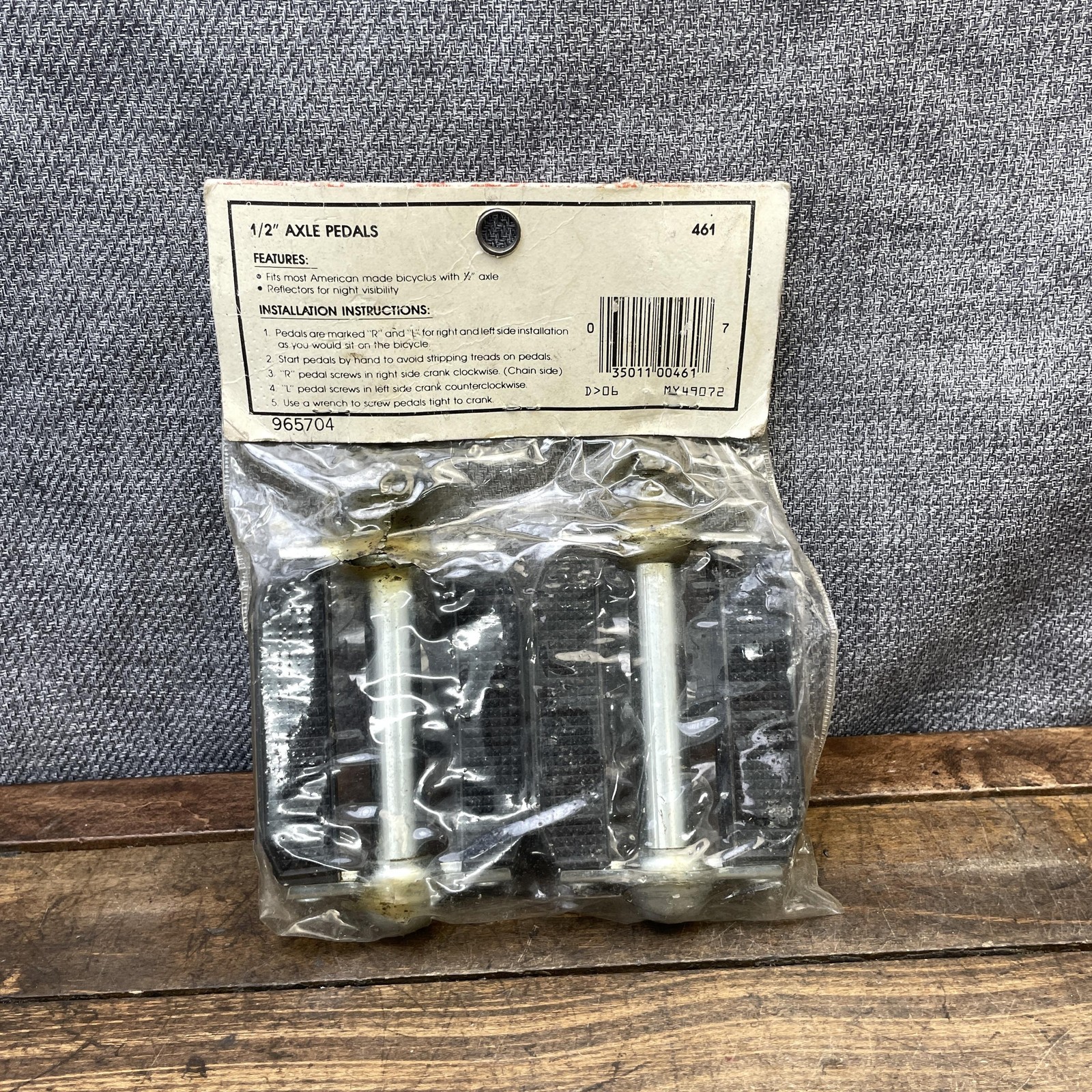 Vintage Bicycle Pedals NOS 1/2″ Axle Block Pair Reflectors Cruiser Muscle 461