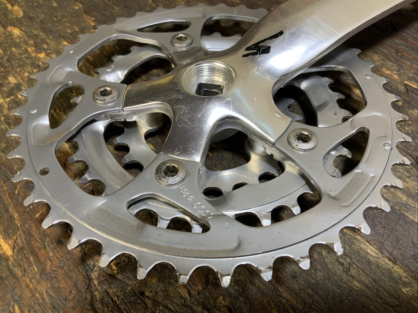 Specialized Strong Arm Expert Triple MTB Crankset by Sugino 42/32/22t 8 Sp 170mm