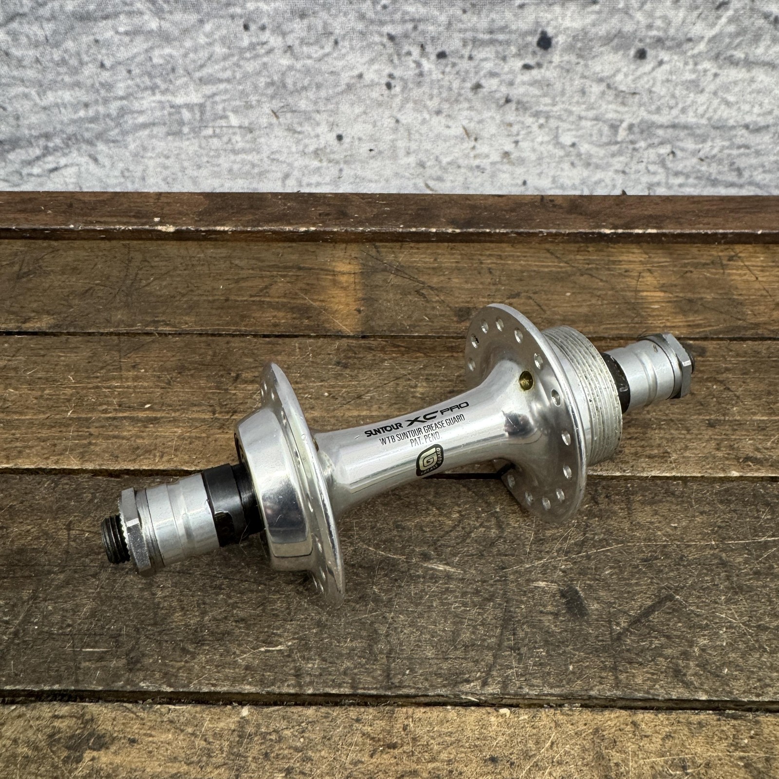 Vintage Suntour XC Pro WTB Grease Guard Rear Hub 32H QR 135mm MTB Silver