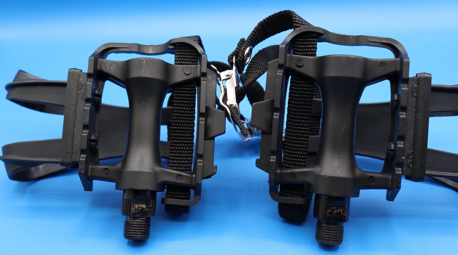 Plastic/Composite bike pedals with clips NW-T10 M