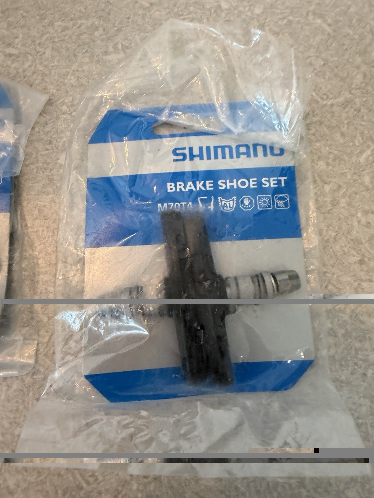 Shimano Unisex Adult Brake Pads, One Size New Bike Wheel Brakes M70T4 TWO SETS
