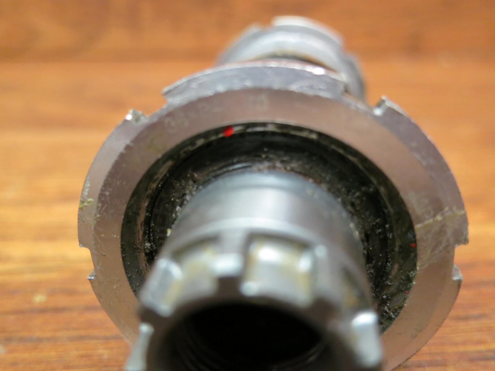 SHIMANO DURA ACE BB-7700 ITALIAN THREADED BOTTOM BRACKET