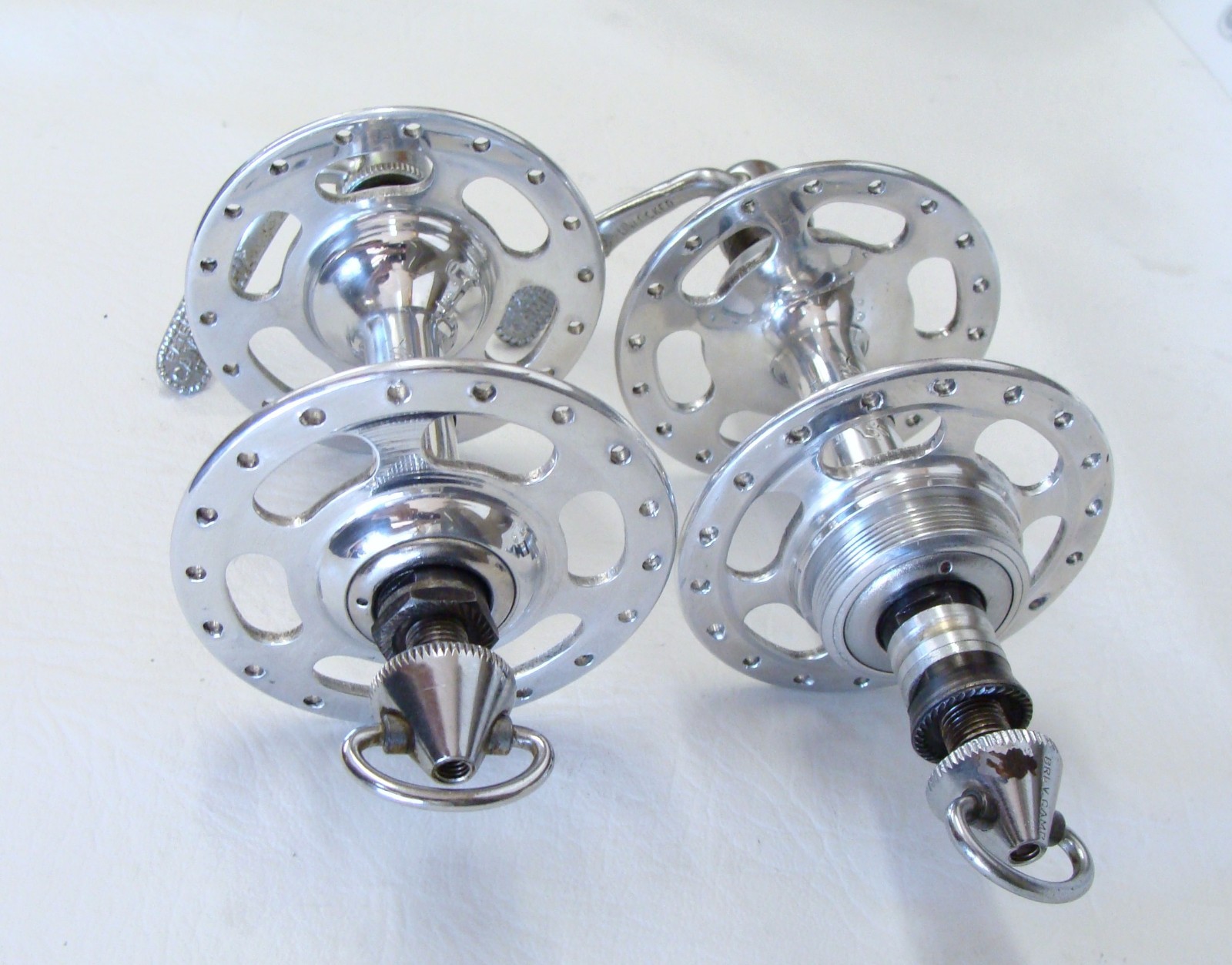 ~ 70’s Campagnolo Record High Flange Hub Set w/ Rare Curved Skewers 36H 126mm ~