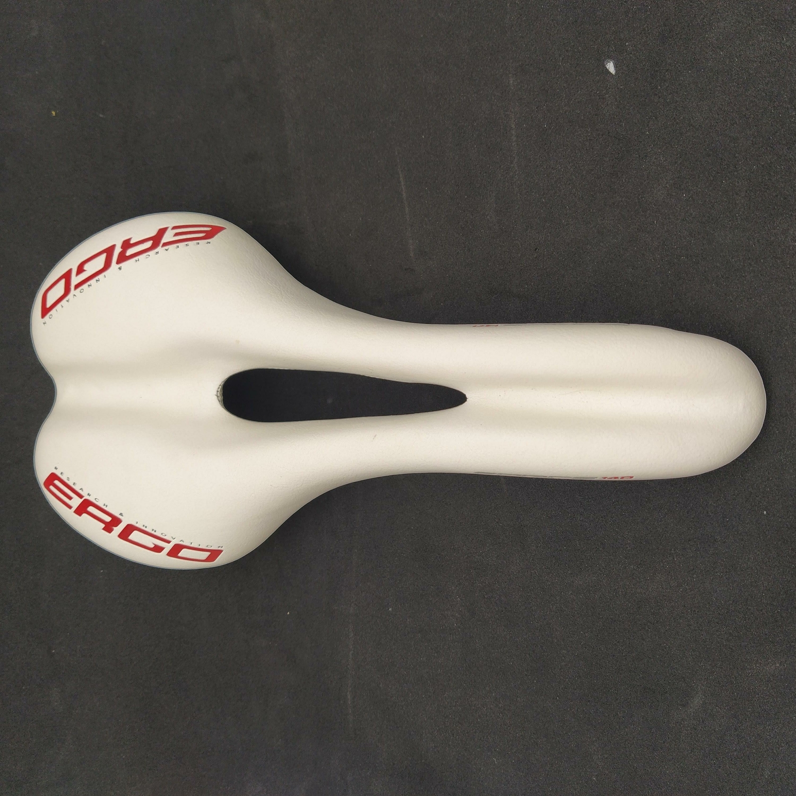 ERGO Force 140 Cr-MO Rail 282x140mm Ergonomic Design Saddle White